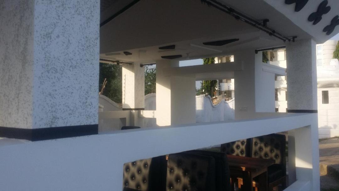 أوكوندا Peacock Park Hotel المظهر الخارجي الصورة