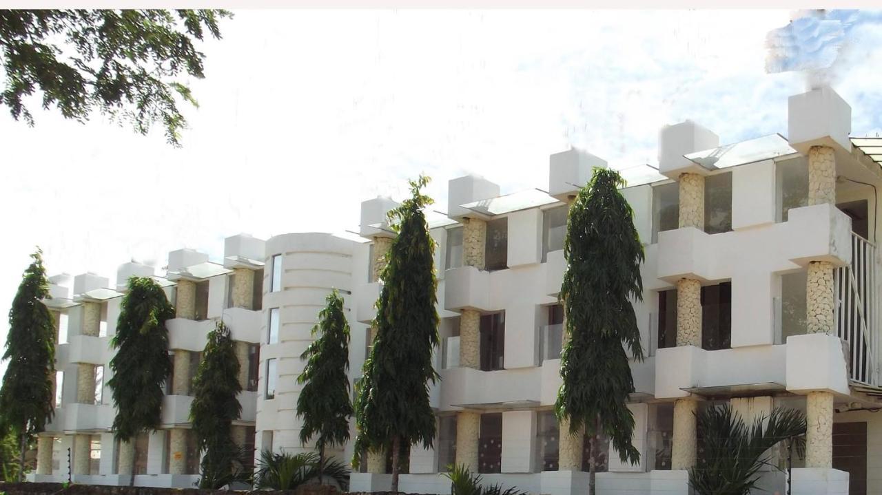 أوكوندا Peacock Park Hotel المظهر الخارجي الصورة